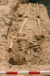 Encuentran dos esqueletos humanos del siglo IV en las excavaciones del yacimiento de 