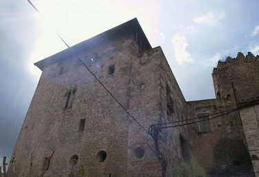 Internet ayuda a encontrar una escultura expoliada de un castillo de una localidad de Tarragona