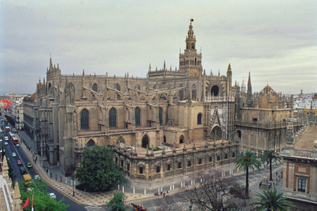 La Junta de Andaluca advierte a obispos que deben abrir gratis monumentos un mnimo de das