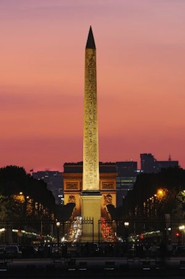 Desfallece el obelisco del faran