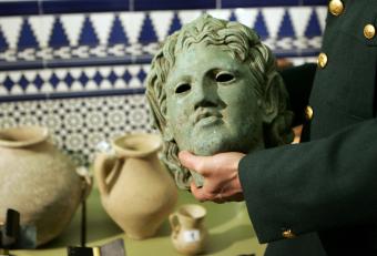 La justicia ordena devolver 300.000 piezas arqueolgicas