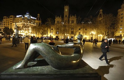 La plaza de Henry Moore