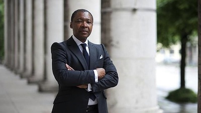 Okwui Enwezor, director de la prxima Bienal de Venecia