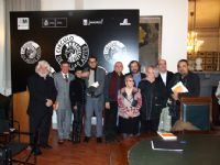 Sesenta poetas de los cinco continentes rinden homenaje al artista Cristbal Gabarrn