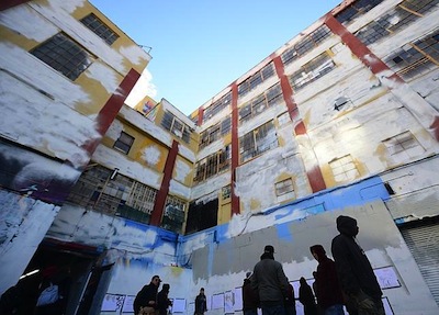 El santuario del grafiti en Nueva York, pintado de blanco antes de su demolicin