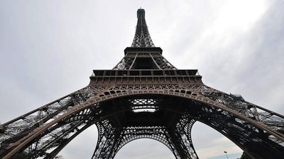 Vendido un fragmento de 750 kilos de la torre Eiffel por 220.000 euros