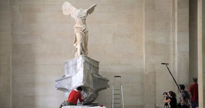 La Victoria de Samotracia vuelve a alzar el vuelo en el Museo del Louvre