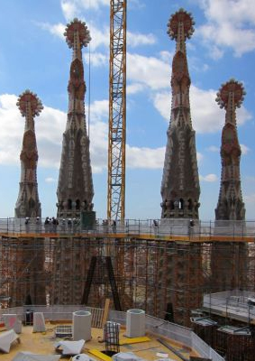 El TSJC impide a una empresa audiovisual usar la Sagrada Familia en su logotipo