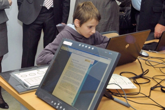 La ONCE presenta el primer 'e-book' accesible para ciegos