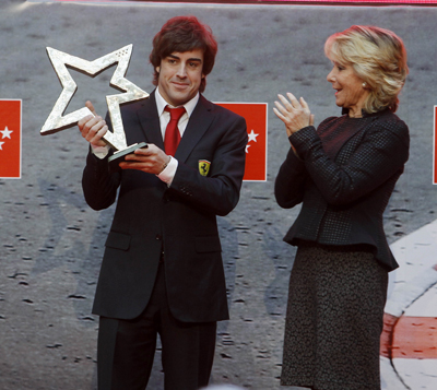 Fernando Alonso recoge el Premio Internacional del Deporte de la Comunidad