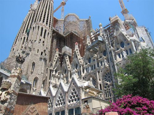 Barcelona ampla la prohibicin de abrir ms tiendas de 'souvenirs' en la Sagrada Familia